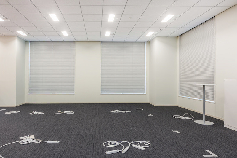 改装したばかりで何も置かれていないオフィス